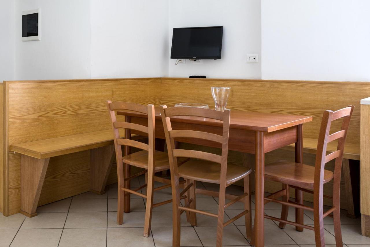 אפרטהוטל רומא Residenza Conti מראה חיצוני תמונה